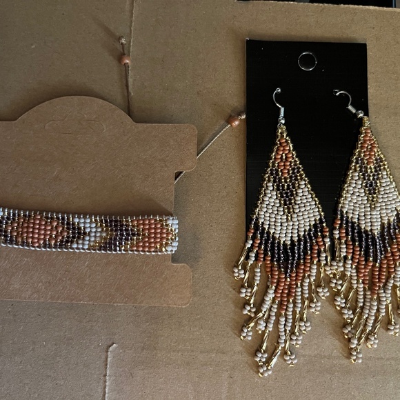 Hand Crafted Jewelry - Beaded earring and bracelet set